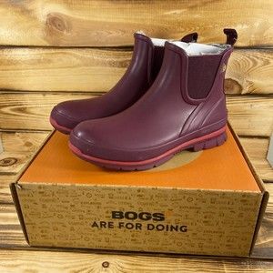 NEW BOGS Womens Size 6 Amanda Plush Waterproof Slip On Burgundy Rain Boots